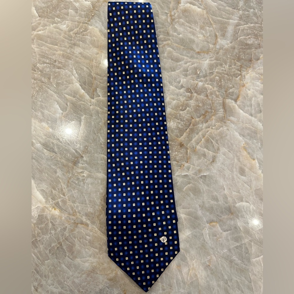 Versace NWOT 100% Silk Blue Yellow Gold Patterned Formal Tie - Picture 5 of 5